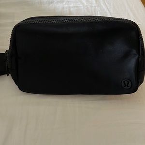 Lululemon crossbody